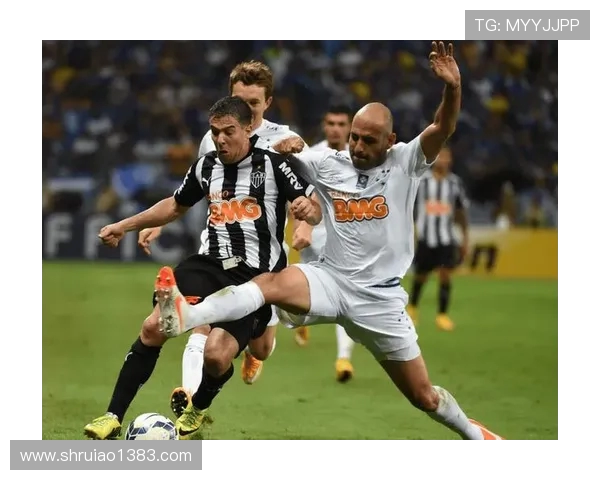 克鲁塞罗与河床激战正酣比分揭晓引发球迷热议